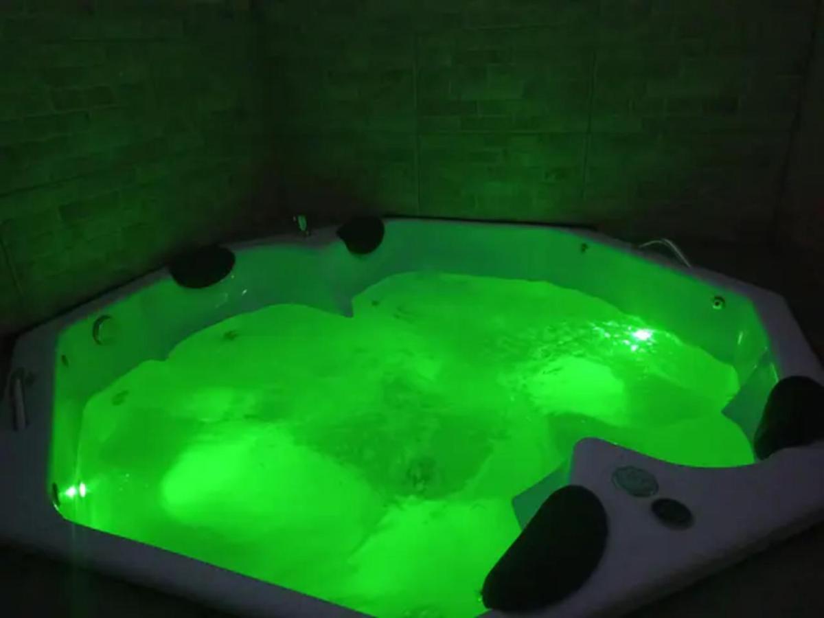 Casa Com Spa De Hidro, Aquecedor E Cromoterapia A 1,0 Km Do Centro Chapada dos Guimarães Exteriör bild