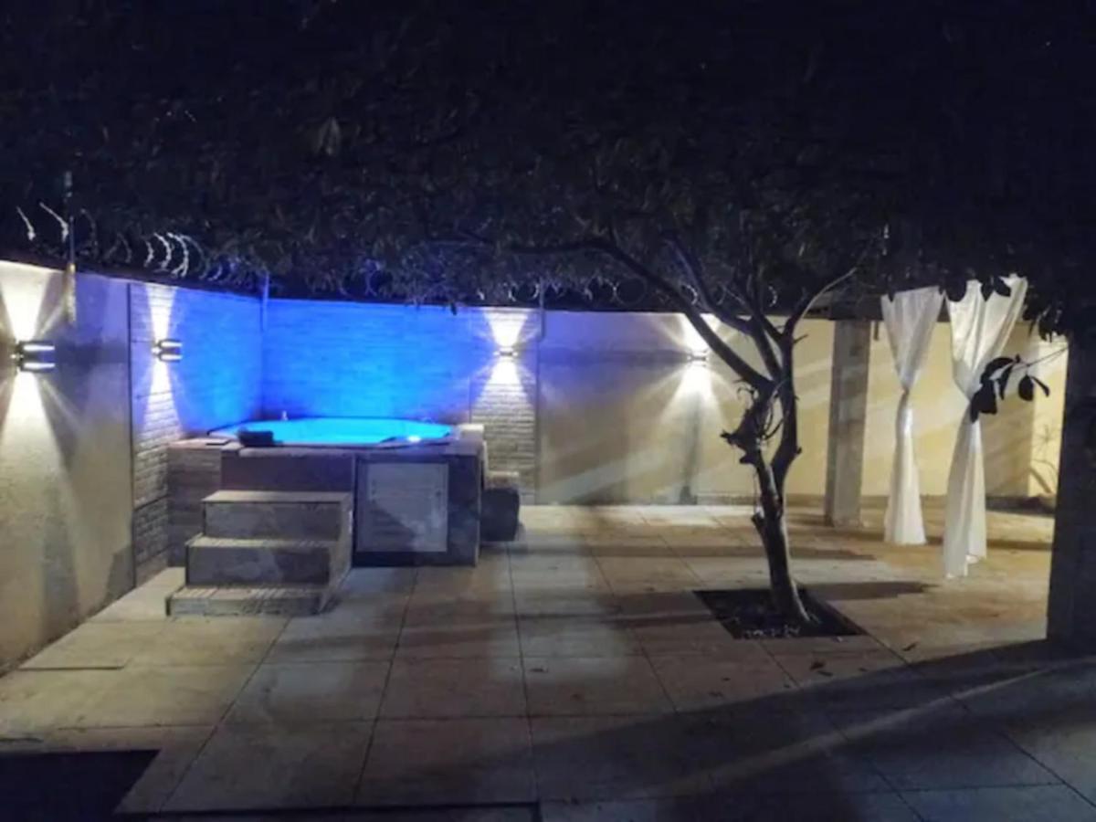 Casa Com Spa De Hidro, Aquecedor E Cromoterapia A 1,0 Km Do Centro Chapada dos Guimarães Exteriör bild