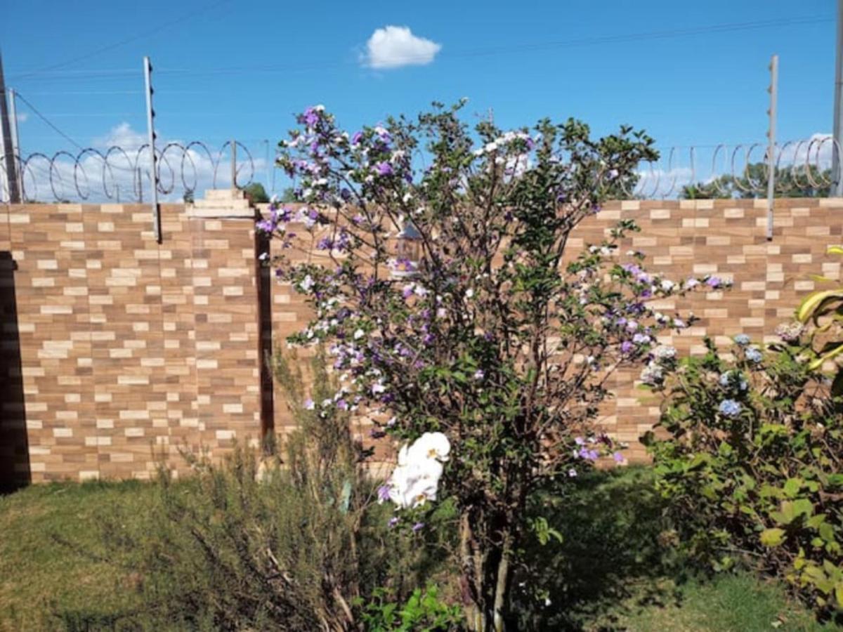 Casa Com Spa De Hidro, Aquecedor E Cromoterapia A 1,0 Km Do Centro Chapada dos Guimarães Exteriör bild